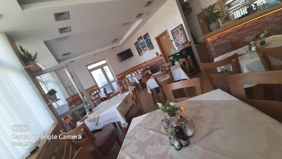 באינה באשטה Prenociste I Restoran Ihthis מראה חיצוני תמונה
